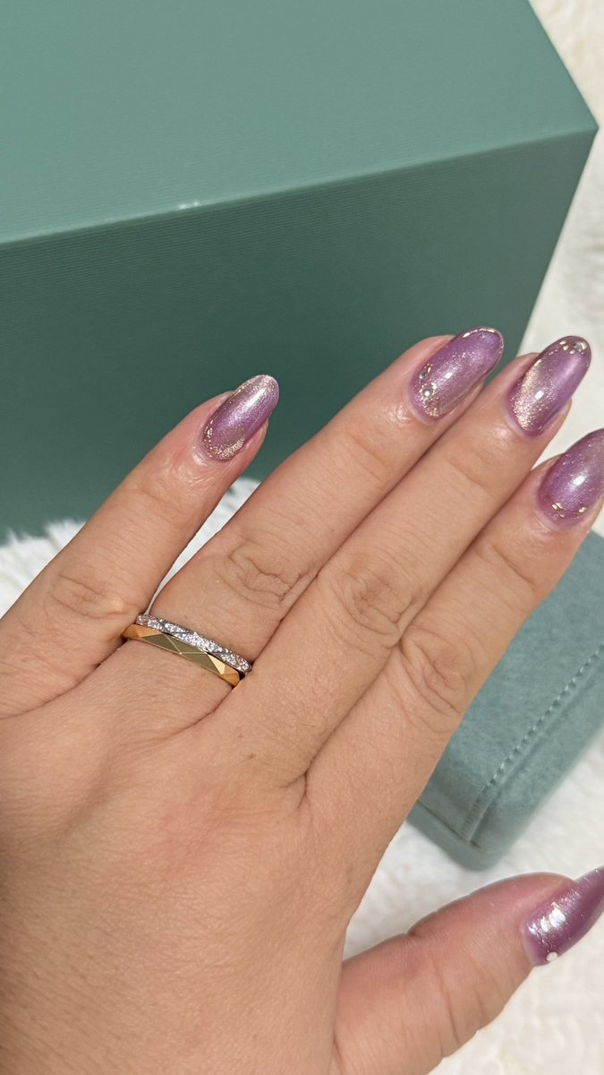 yukivonne's tweet photo. 今日は銀座に行きGRAFFのリング💍を買って来ました
ホワイトゴールドのダイヤモンドバンドとイエローゴールドバンドです
ジョングクとソンミンスできて嬉しいです😆
#Jungook https://t.co/cOTvr5pHJO