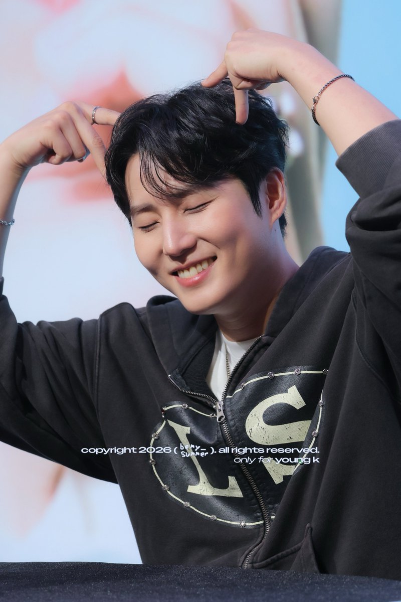 bemysummer_yk's tweet photo. 260920 pre

#영케이 #YoungK #데이식스 #DAY6 https://t.co/aoPKQq4vIR