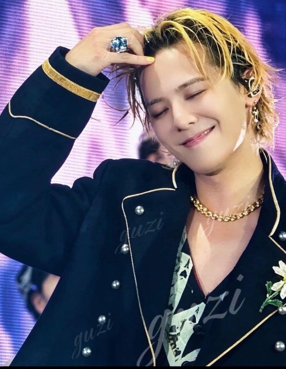 jiyongsmind's tweet photo. im genuinely so in love with him https://t.co/nxr4FfHbCi