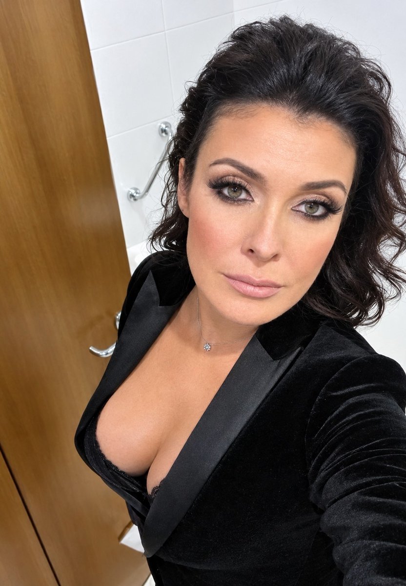 GlamCelebs's tweet photo. Kym   Marsh https://t.co/Sx2yCmICYF