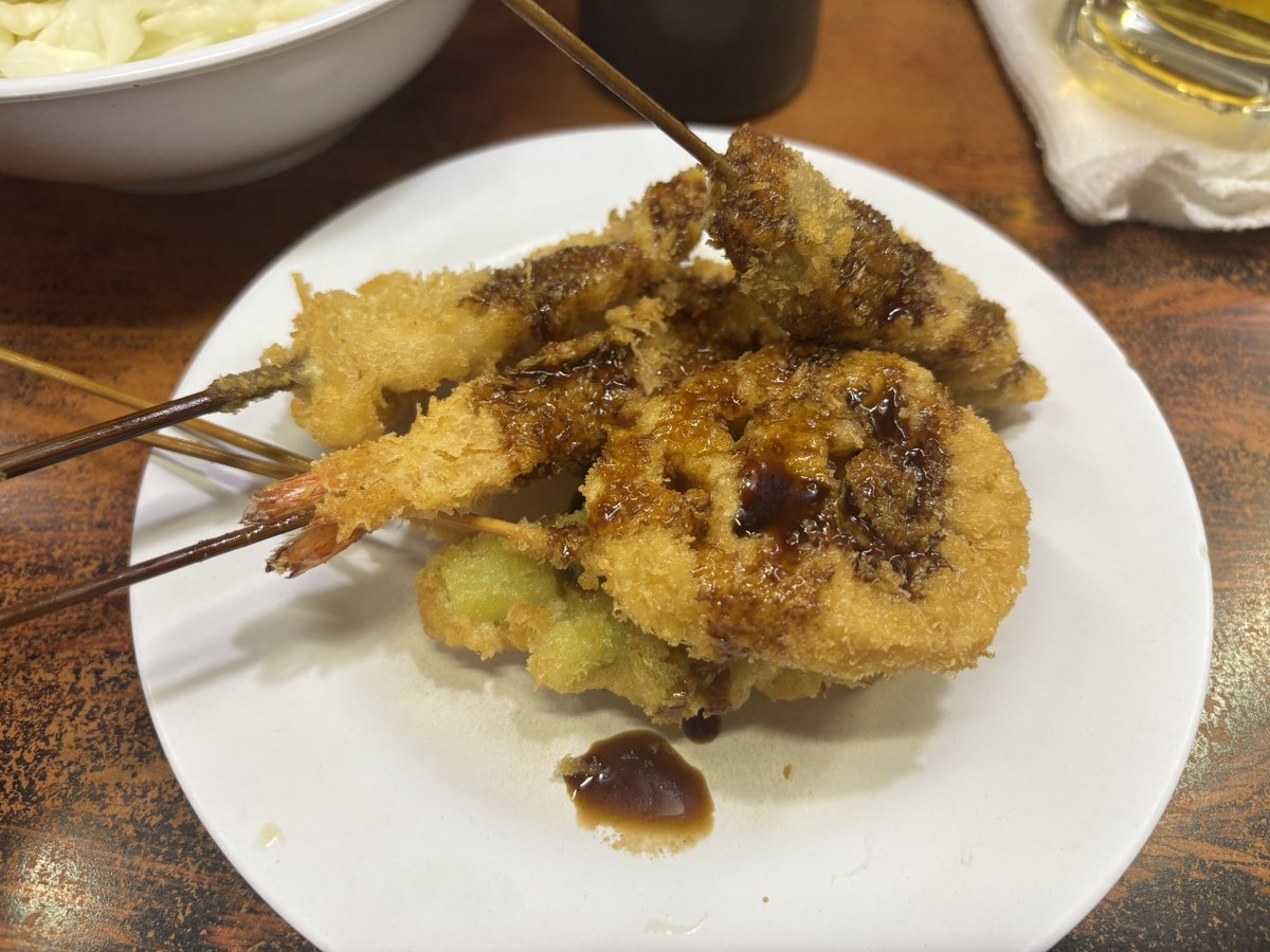 n__t957's tweet photo. 行きたかった鳥の巣
串カツはやっぱ本場やで https://t.co/L8BkqLamQN