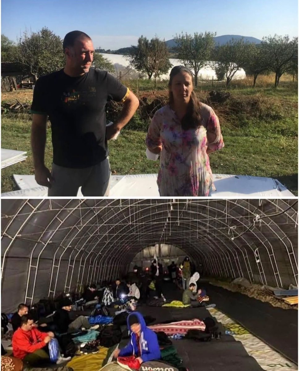 MarijaPopo40060's tweet photo. Aleksandar i Ana Čupić iz Sopota otvorili plastenik da bi mili nam studenti prespavali i zaslužili 51. mesto na studentskoj listi. 🙄
Pogodite, Aleksandar blokira fakultet, a Ana dom zdravlja.
Kad ste rekli struka verovatno ste mislili na struk mladog luka. https://t.co/GIxaduLDBl