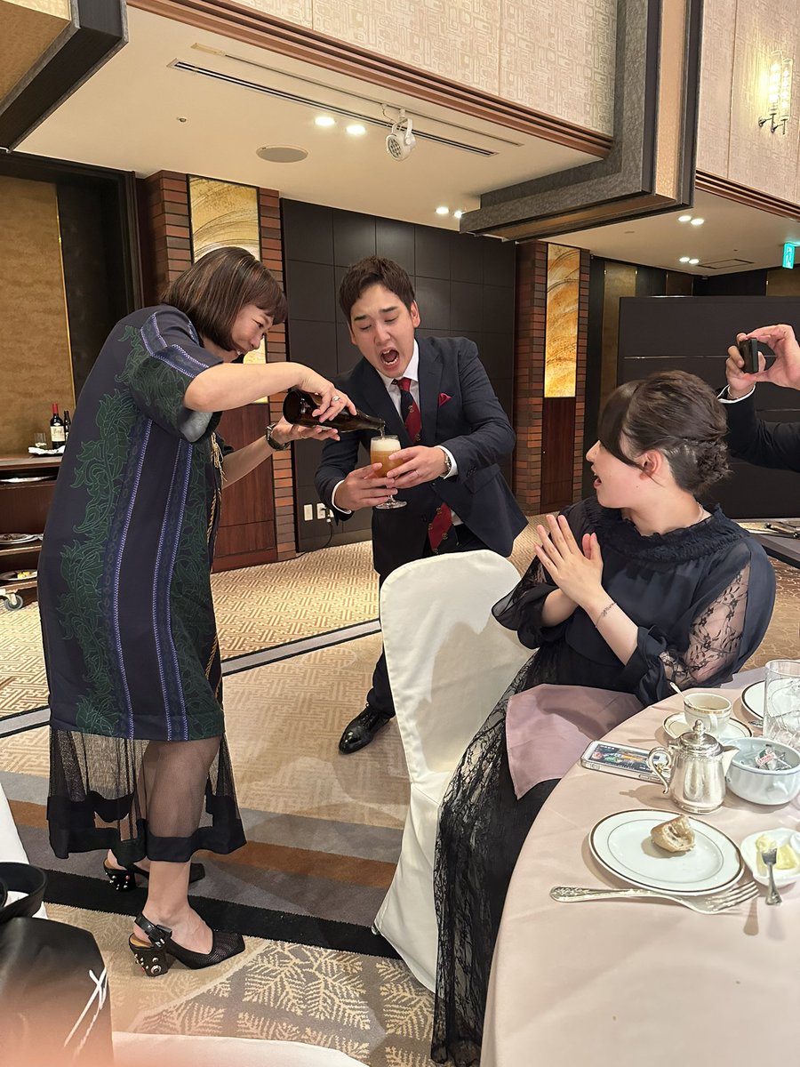 kando_jjj's tweet photo. れんちゃん！聖さん！
本当におめでとう〜！！！
スロパチTVよ！永遠にっ！！！

余りにも結婚式の風景。 https://t.co/bpmES5xQy4