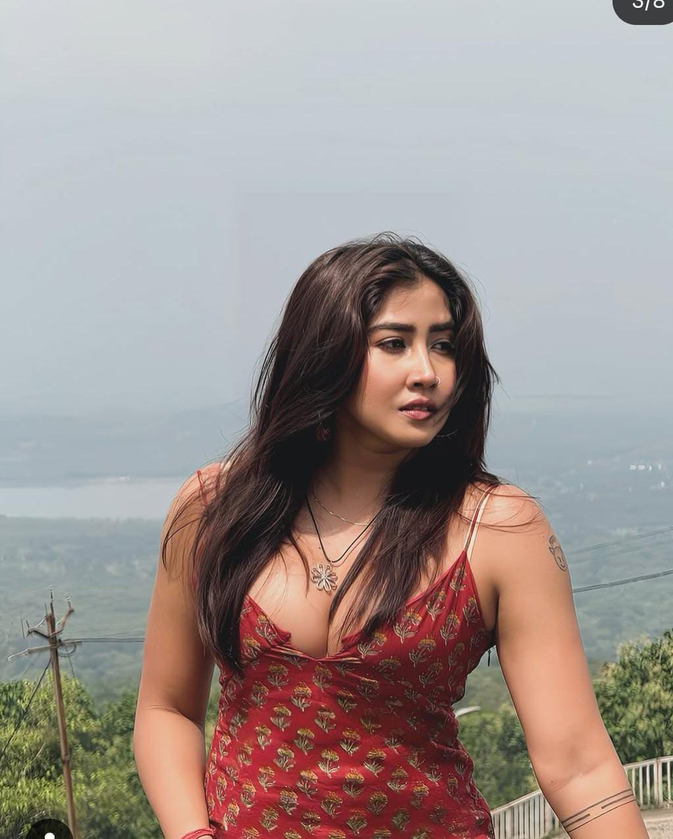 Neend_Ki_Rani's tweet photo. Sofia Ansari earns ₹11.47 lakh monthly from subscription revenue alone...

6374 people pay ₹180 per month to view their exclusive content. 

Sofia Ansari showed something to her subscribers for just ₹180... Read news. https://t.co/A2PAnv73lJ