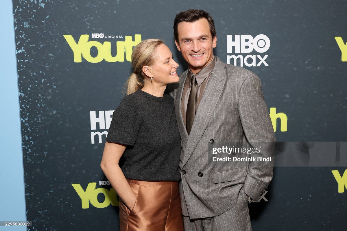 RupertFriend_JP's tweet photo. 2026/9/17 NYで行われた『Youth（原題）』のプレミアの写真はこちらから
https://t.co/ZAjLutJdrJ https://t.co/nvUxCmPttG
