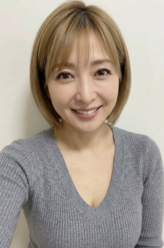 xhsoz17153231's tweet photo. おばさんでもいいですか？ https://t.co/UvRJUXmkZH