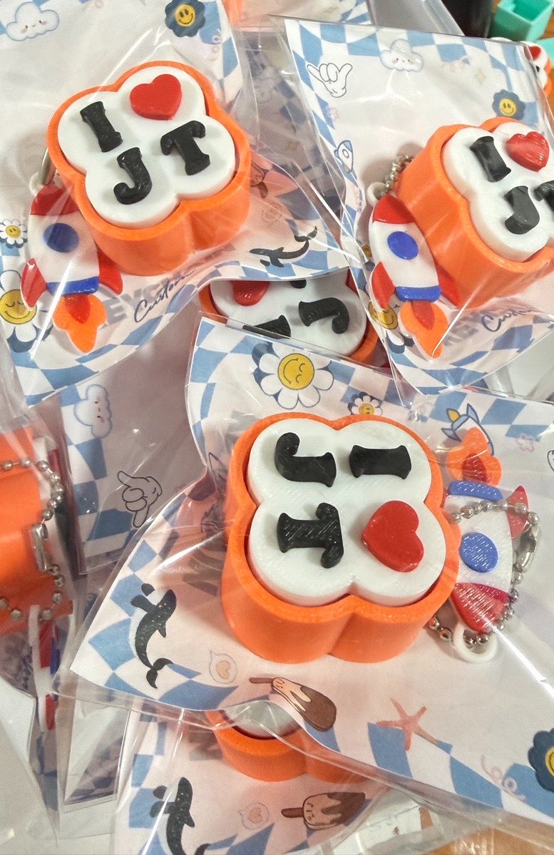 yokepk's tweet photo. Pls kindly rt

Giveaway For ALIS🧡🪽

🔶 ถุงกระดาษ : 120 ea
🔶 sticker มุแตม  : 100 set
🔶 Clicker I❤️JT : 30 ea

📍 𝙄𝙢𝙥𝙖𝙘𝙩 𝘼𝙧𝙚𝙣𝙖
🗓️ 𝟮𝟳 𝙎𝙚𝙥𝙩𝙚𝙢𝙗𝙚𝙧 𝟮𝟬𝟮𝟲
⏰ TBA

ฝากเอลิสแวะมารับน้องไปดูแลด้วยค้าบ 🪽

#GiveawayAlis 
#ATLASth #ATLAS_th 
#ATLASRisingUpConcert
#JetATLAS