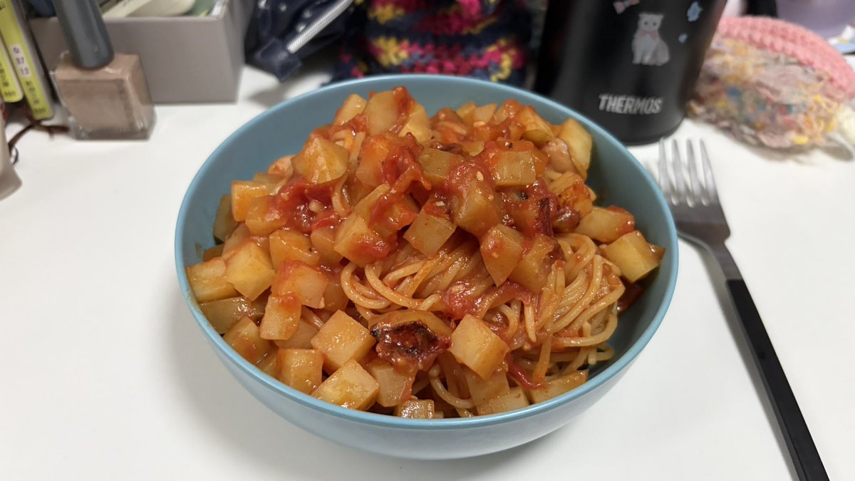 gnahs77's tweet photo. ポテトとパスタの炭水化物祭りした🍝
台風だからね https://t.co/sXAltJ3uWo