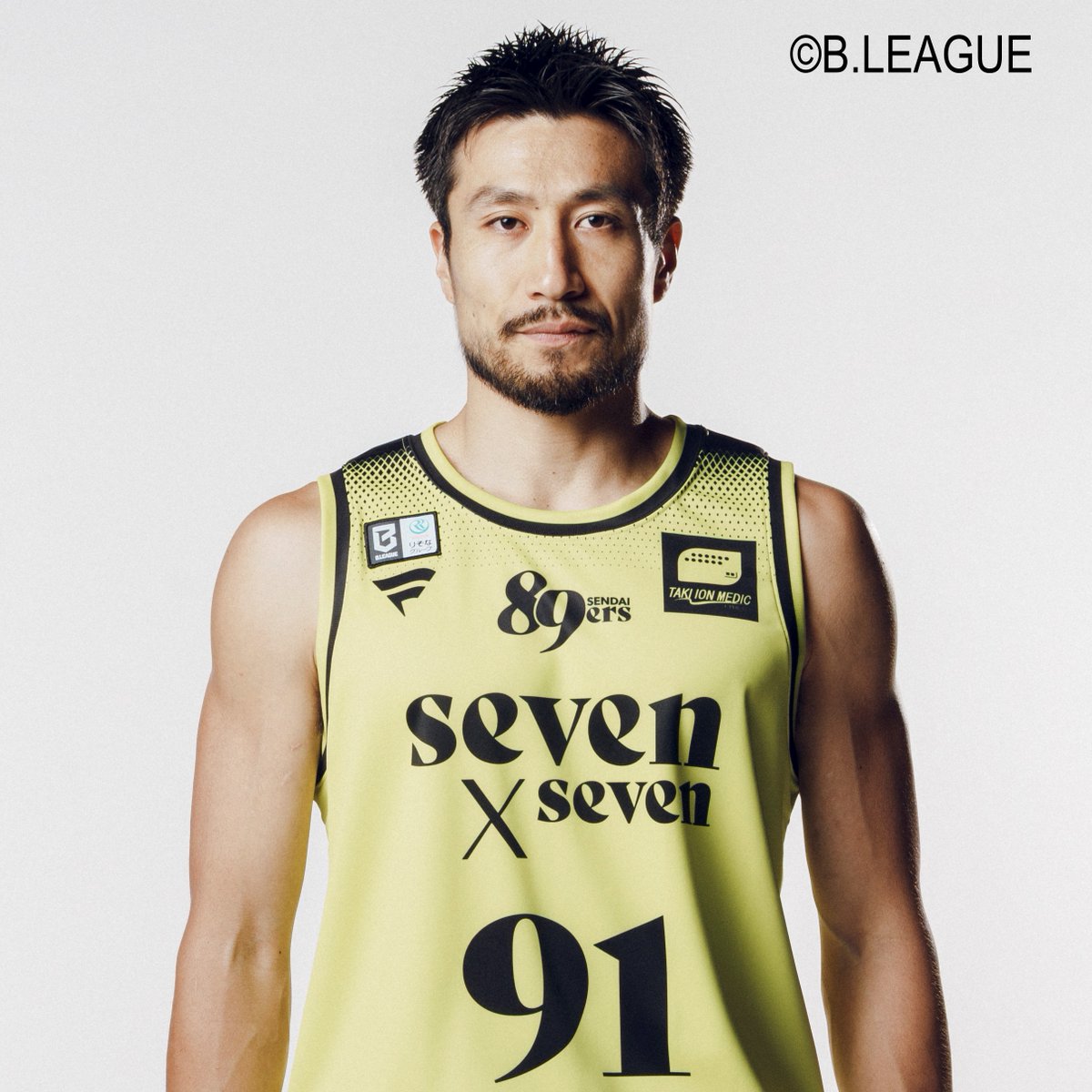 asahi_bballinfo's tweet photo. #Bリーグ 開幕🏀 
B革新の幕開けにあわせ、
選手たち #みんなの挑戦宣言 🔥
※毎日少しずつ、全クラブの挑戦宣言をご紹介します！

#レバンガ北海道 
#市場脩斗
「流れを変えるプレーと得点でチームの勝利に貢献する」

#仙台89ERS
#片岡大晴
「宮城・仙台に笑顔を！」

#秋田ノーザンハピネッツ 
#田口成浩
「60試合全てで貢献できる心と体を作る」

#茨城ロボッツ
#赤間賢人
「シーズン通して戦うのは初なので、1シーズン通して戦力になる」

あなたの挑戦宣言も募集しています！📣
抽選でユニフォームをプレゼント🎁

▼応募・他選手の挑戦宣言はこちら
https://t.co/qGky5niWat
▼締切
10/31（土）23:59

@resona_pr #りそなグループ
@B_LEAGUE
@levangakousiki
@89ERS_Official
@AKITA_NH 
@ibarakirobots