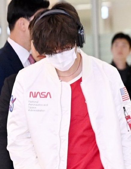 BTS___KTHV_95's tweet photo. PERM HAIR https://t.co/ks7LurklRG