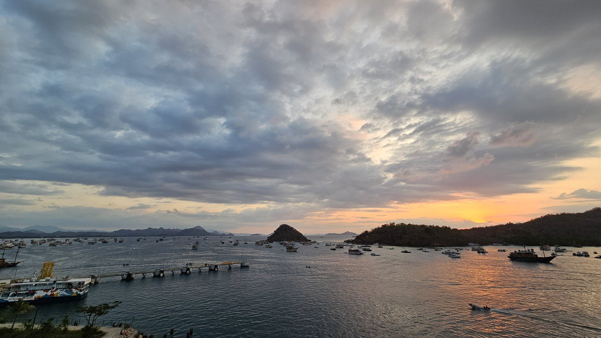iruru_sv's tweet photo. NTT Komodo island https://t.co/aDyNt9AlKX