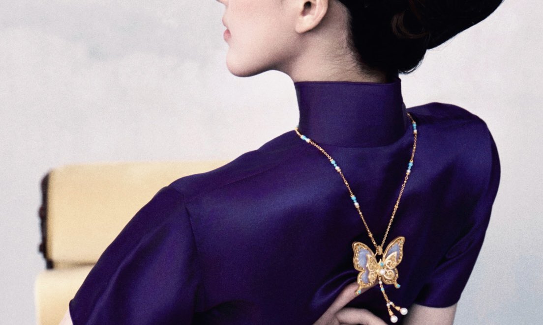 rosyholp's tweet photo. The details of Lusi on the butterfly jewelry, though? Absolutely gorgeous https://t.co/x1nOCsB8ww