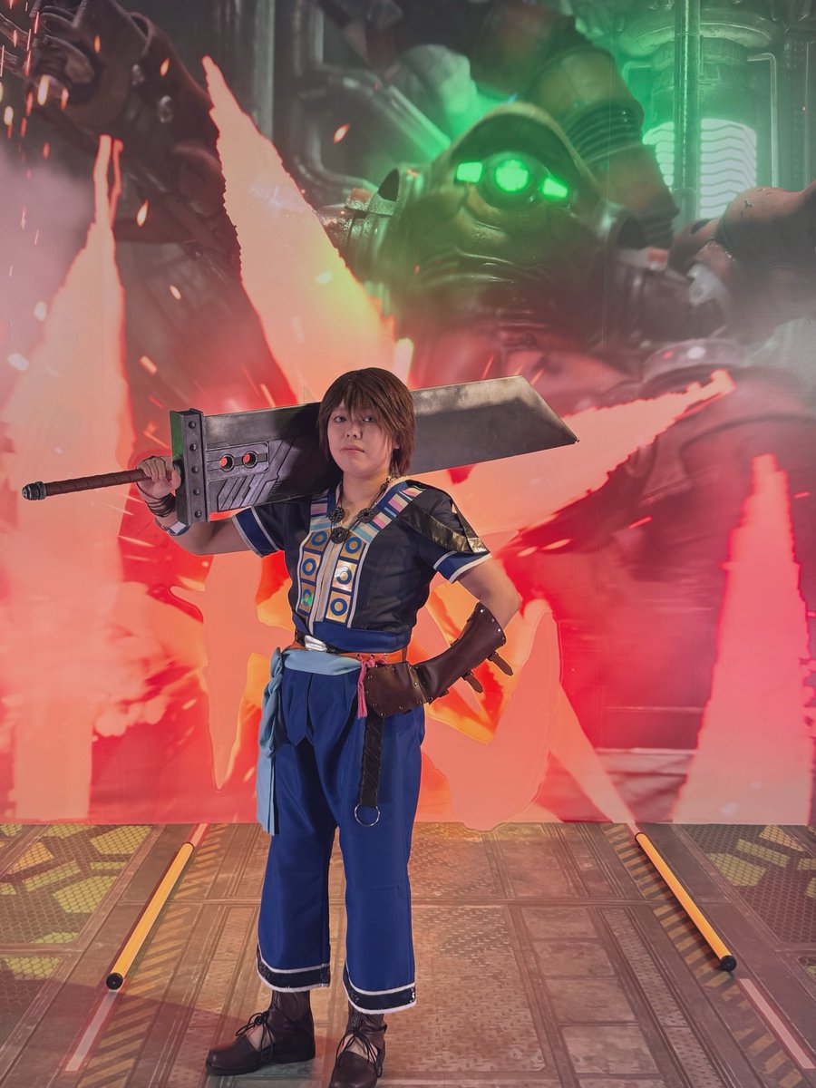 Regulus3939's tweet photo. このとき、FFの最推しのクラウドのバイク、バスターソードを触っている…！！！
自認クラウドになりかけました。危ない危ない。

#TGS2026 https://t.co/q9Vk0hDU2u