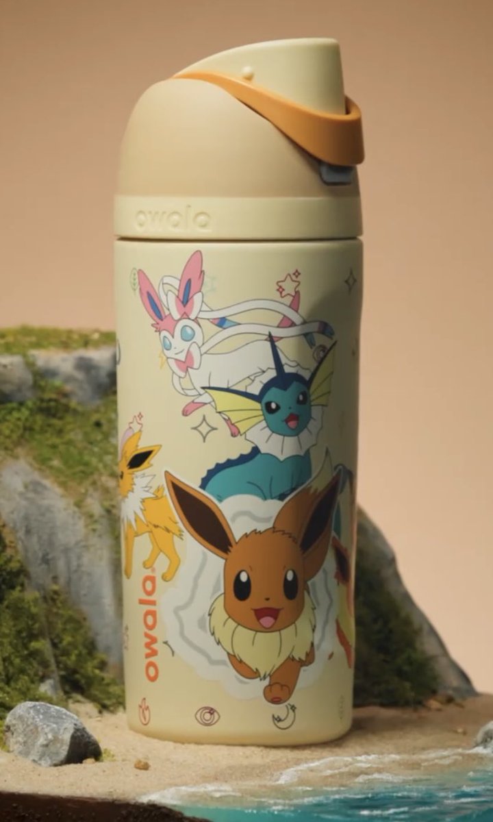 pikachu_pcn's tweet photo. Owala freeSip × ポケモン コラボ

リザードン
フシギダネ・ヒトカゲ・ゼニガメ
ブイズ
ピカチュウ
ゲンガー

↓詳細はリプ欄で https://t.co/TRPjwDumXJ