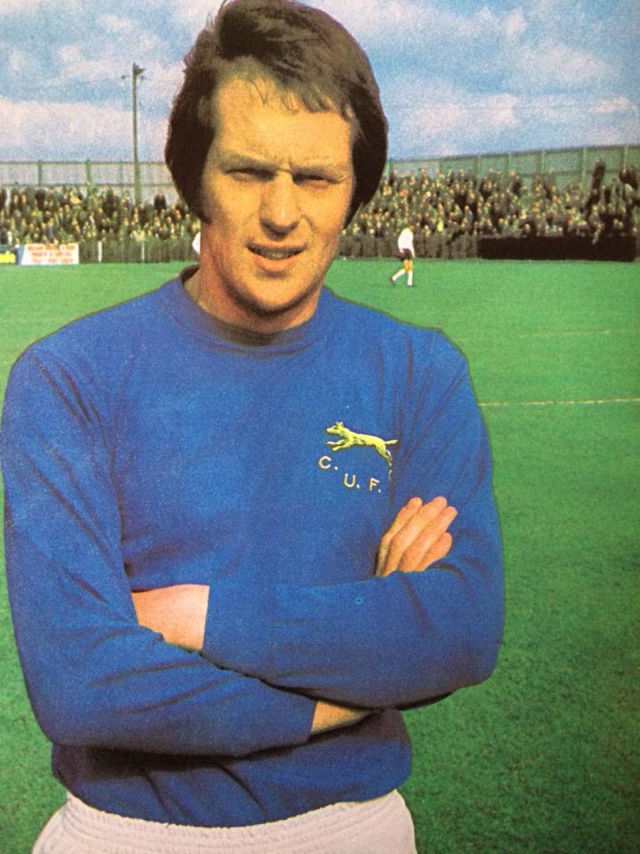 Theleaguemag's tweet photo. Chris Balderstone of Carlisle United
On 15 Sept 1975 he batted for Leicestershire against Derbyshire scored 51 n.o., drove to Yorkshire, got changed in his car, scored for Doncaster in their 1-1 draw with Brentford, drove back to Chesterfield and completed his century the next day