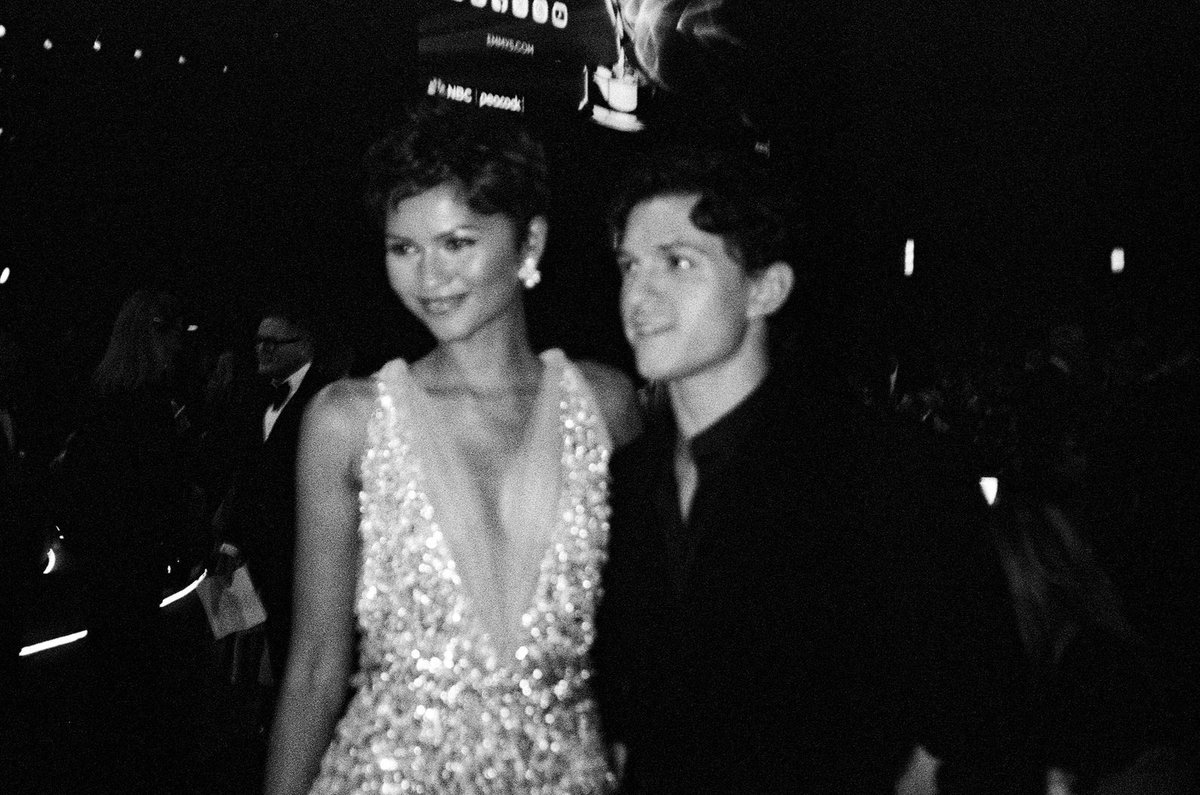 happyfionn's tweet photo. theyre so classy and beautiful, old-hollywood type couple https://t.co/SQaNCFWe4e