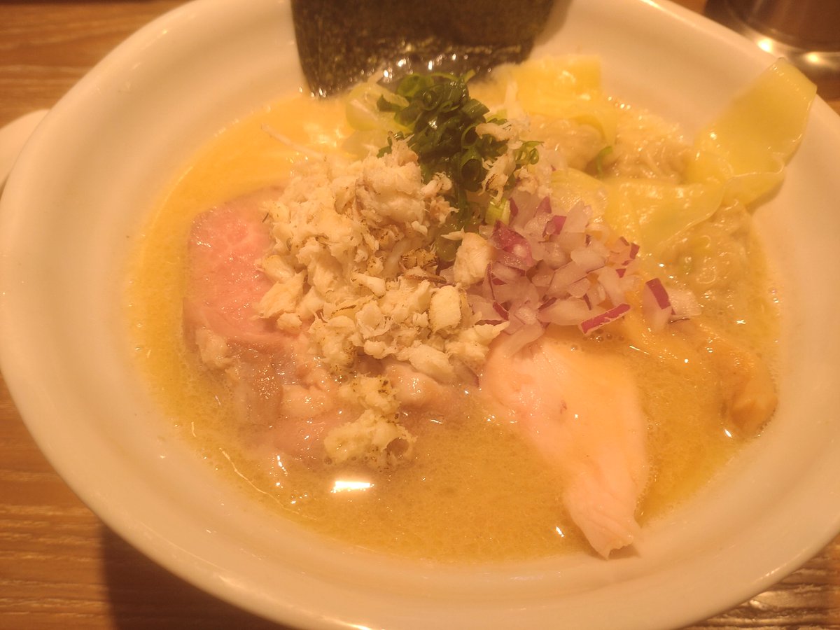 rykomegax's tweet photo. 蒲田 中華そば山福
鯛白湯中華そば(+ワンタン)

今日のお昼①
前々から鯛系の限定狙ってて今日やるって見たから久しぶりに山福来たんだけど美味すぎて感動。トッピングが全部クオリティ高くて美味い、特にワンタン最高。これはまた食べたい https://t.co/fvWKzNAA4b