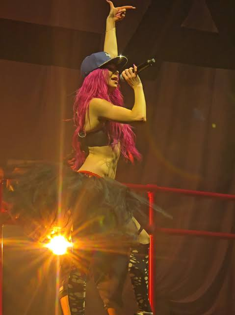 notasterisk's tweet photo. why is every single pop star so obsessed with the usa. like what is with the excessive validation to america?
stateside and aint in la were both performed by non-american artists. you ever seen an american singer mention a foreign country in their songs? https://t.co/ga0Euzo9IL