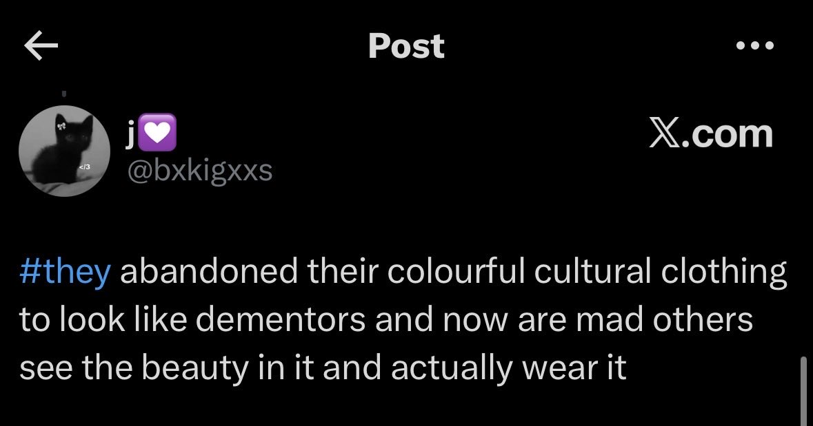 lo8fty's tweet photo. why does an ethiopian who posted a racist meme insulting a dead teen care about Somalis defending their clothing from appropriation? Why does a black lady feel the need to insult Somali women for defending their clothing? Somalis are so naive &amp; have no idea how watched we are https://t.co/sfJklFs3dN