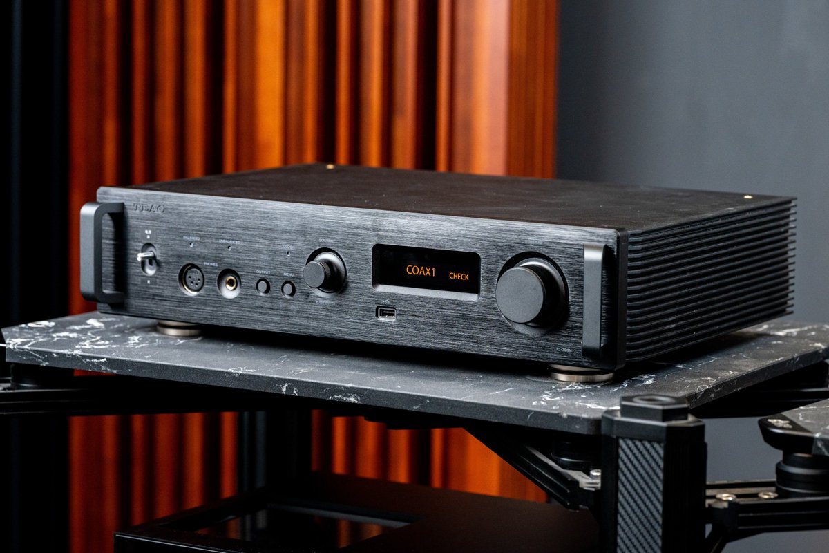 Earside_HiFi's tweet photo. TEAC UD-701N SP

An all-in-one unit combining streaming, DAC, headphone amp, and preamp functions.

🔹 Refined craftsmanship
🔹 Great usability
🔹 Strong all-round performance
🔹 New vs. old UD-701N cloud listening comparison in the video

Full review on YouTube: https://t.co/xoZyiX9SUw

#HiFi #DAC #Streamer #Review #TEAC #audiophile #headphones