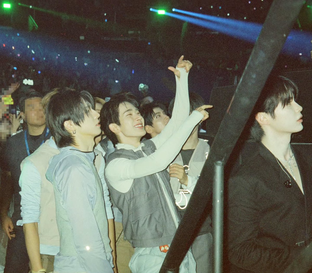 tom__0119's tweet photo. 260920 음중 PD님 인스타

KCON LA 2026 #NEXZ https://t.co/qBMEqckqsg