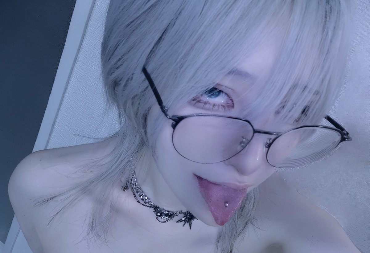 ____gospel's tweet photo. 舌に刺した15ゲージ
 #中性  #自撮り界隈 https://t.co/3oDqdG2JVm