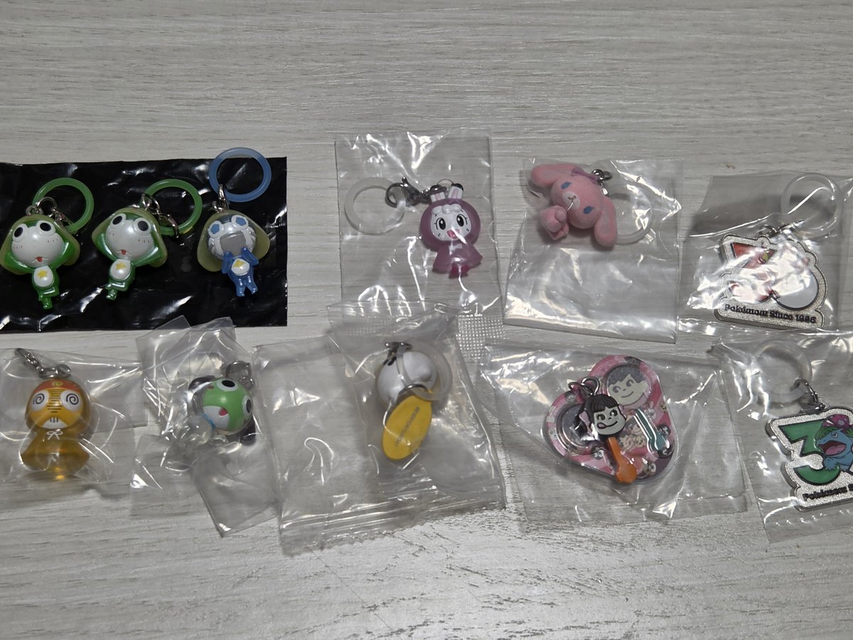 fowjjl's tweet photo. めじるしアクセサリー

譲:画像のもの
求:定価+送料

なるべくまとめて買い取っていただける方よろしくお願いします！

ちびケロめじるしアクセサリー
ケロロ軍曹めじるしアクセサリー雨にそなえるであります
ケロロ軍曹めじるしアクセサリーどうぶつ変身であります
しまじろうめじるしアクセサリー https://t.co/jFJz891MLi