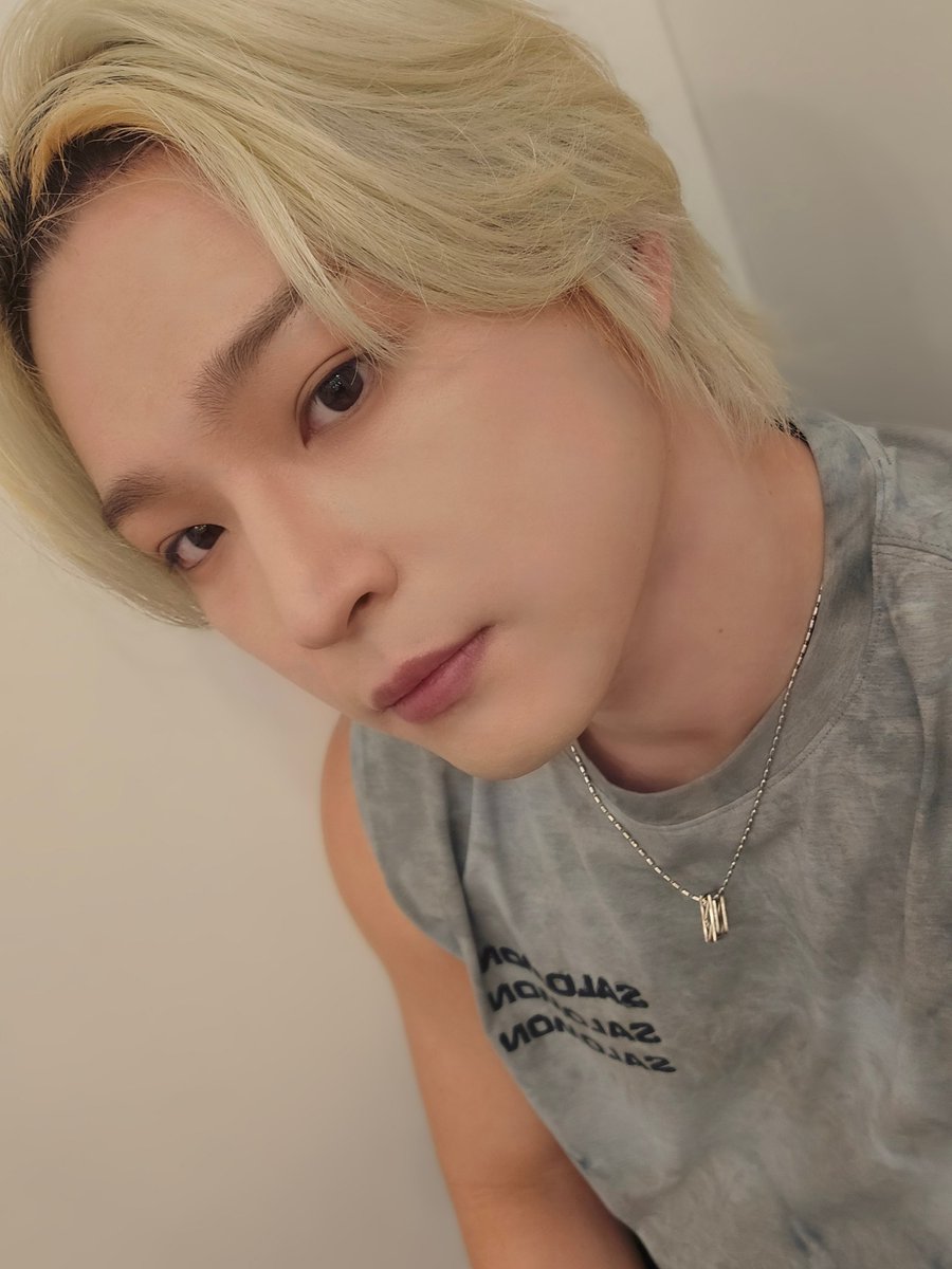 leedoeus's tweet photo. 260920 6:35 pm kst 🐥💬

what are you up to???

i’m in practice ㅋㅋㅋㅋ

i took some medicine ㅋㅋㅋㅋi had something light to eat at the convenience store but i’m gonna eat after this https://t.co/53XSZgZWDT
