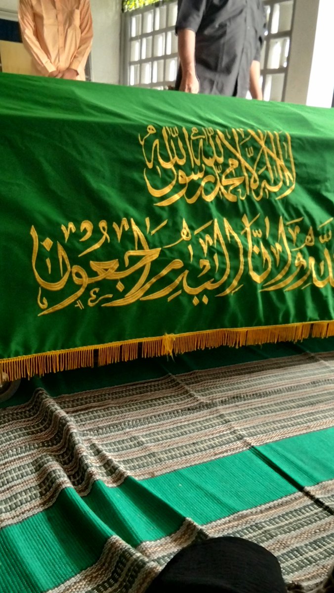 eustaAsya's tweet photo. hi guys? ms ada yg ingat aku? aku lagi berduka, ayah aku meninggal kmren jumat malam, boleh minta doa nya ya teman teman moost ku... terimakasih 🤍🙏 https://t.co/7yTL8ZbHEJ