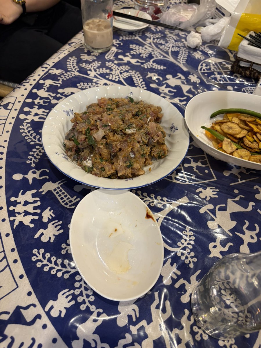 rpD_iruna's tweet photo. 見たことのない量のなめろうを見たかったので、見たことのない量のなめろうを作った
大皿料理と化したなめろう
アジ5匹分 https://t.co/Wobgym7B6S