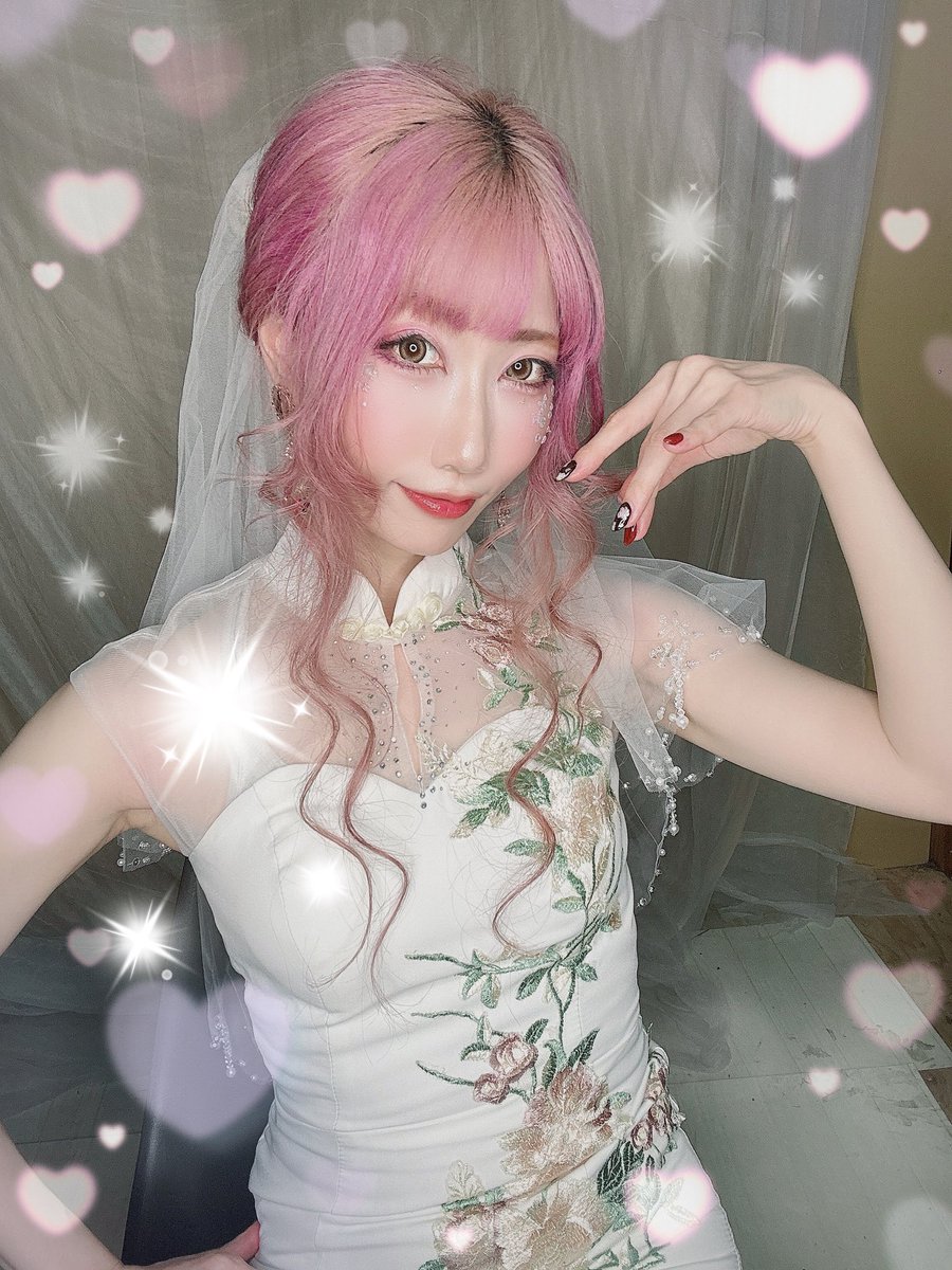 halalia_02's tweet photo. 9/20 おふぇ得★ロングチャイナLIVEっ@ 日本橋UPs
　
ありがとうございました✨
今回は珍しく白チャイナ🤍昨日との振り幅が…wそしてフライデーチャイナタウンのカバーも歌わせていただきました❣️
やっぱチャイナ服は華やかだねぇ…💐幸せ空間をありがとー！
次回は9/23✨まだまだ予約お願いします😢 https://t.co/MO6wt9lmvH
