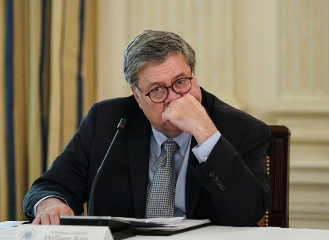 MagasocialQ's tweet photo. BREAKING🚨: Project Veritas reports that recently uncovered text messages and emails show former Attorney General Bill Barr worked with Fulton County DA Fani Willis on the RICO case against President Trump. https://t.co/1gEaCV9s4r