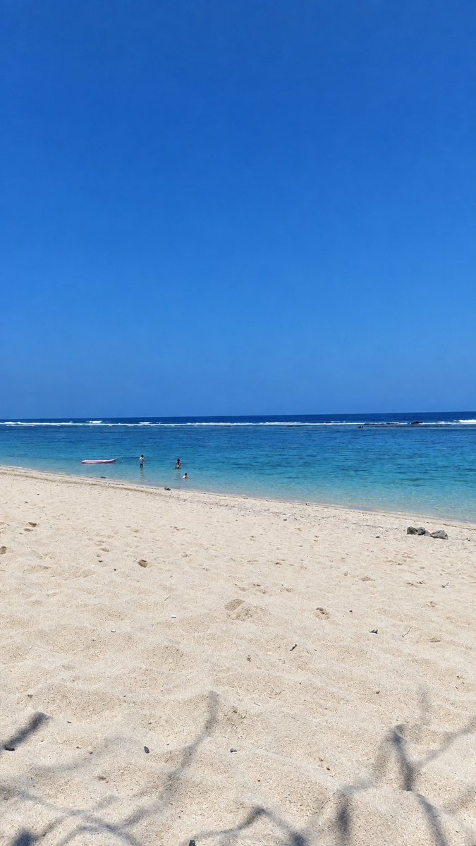 deargalilei's tweet photo. pantai setelah sebulanan weekend di kosan mulu wkwk https://t.co/QMQL7OEBYZ