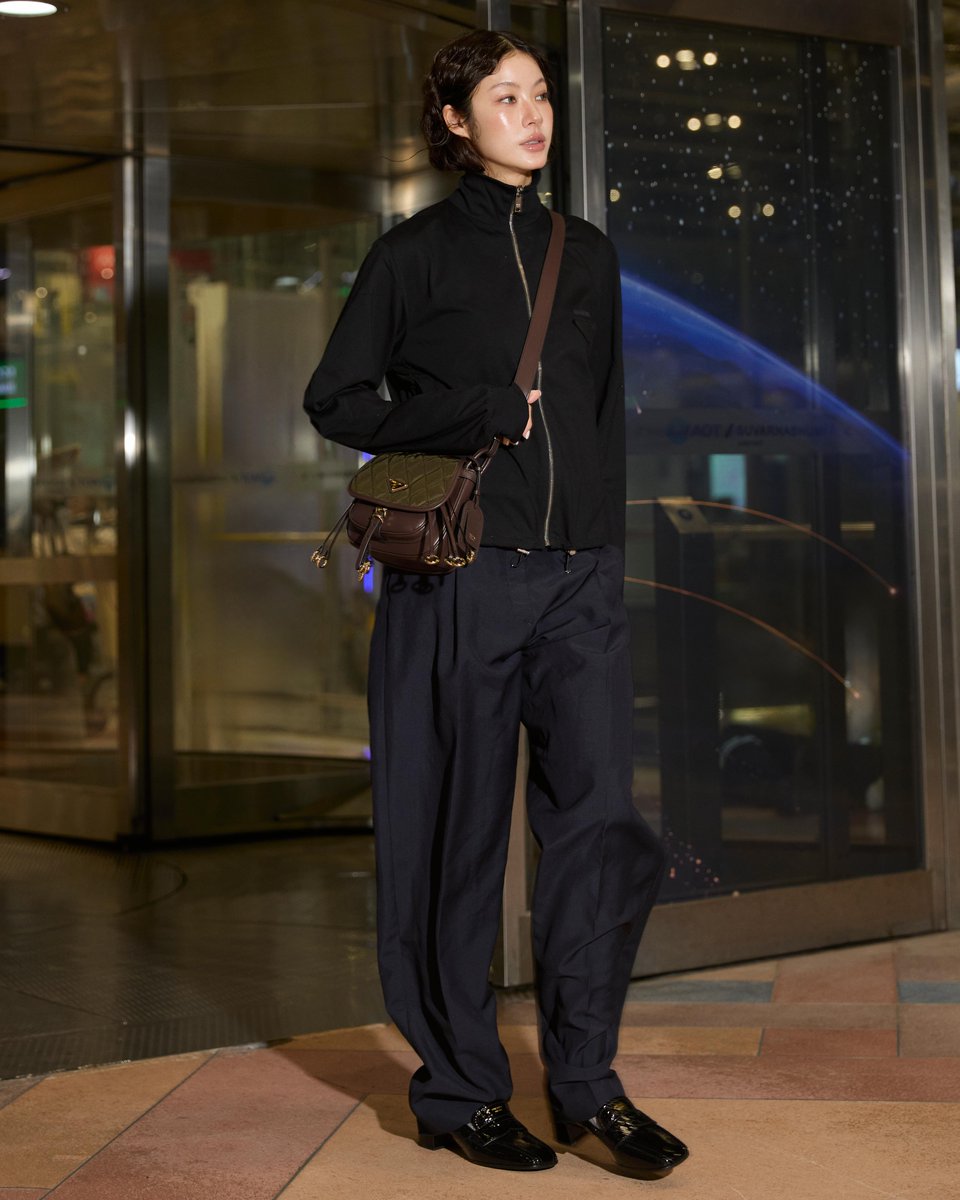 Prada's tweet photo. Prada Ambassador Namtan Tipnaree is off to Milan in a full Prada look to attend the Prada SS27 Womenswear Fashion Show.

#PradaSS27 #PradaPeople #Prada #NamtanTipnaree https://t.co/LEHPYE6re8