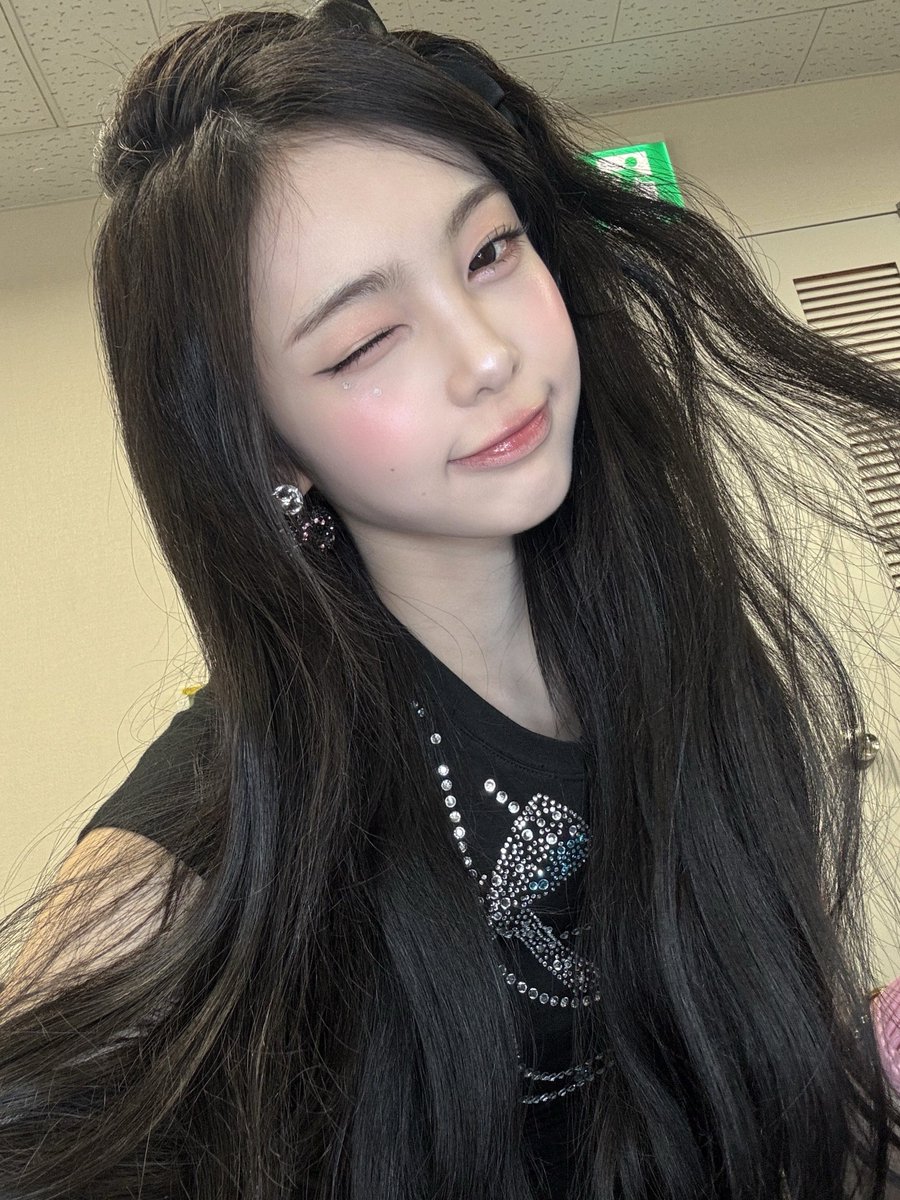 stellagyaru's tweet photo. #ian weverse update https://t.co/R2FWCeHOCf