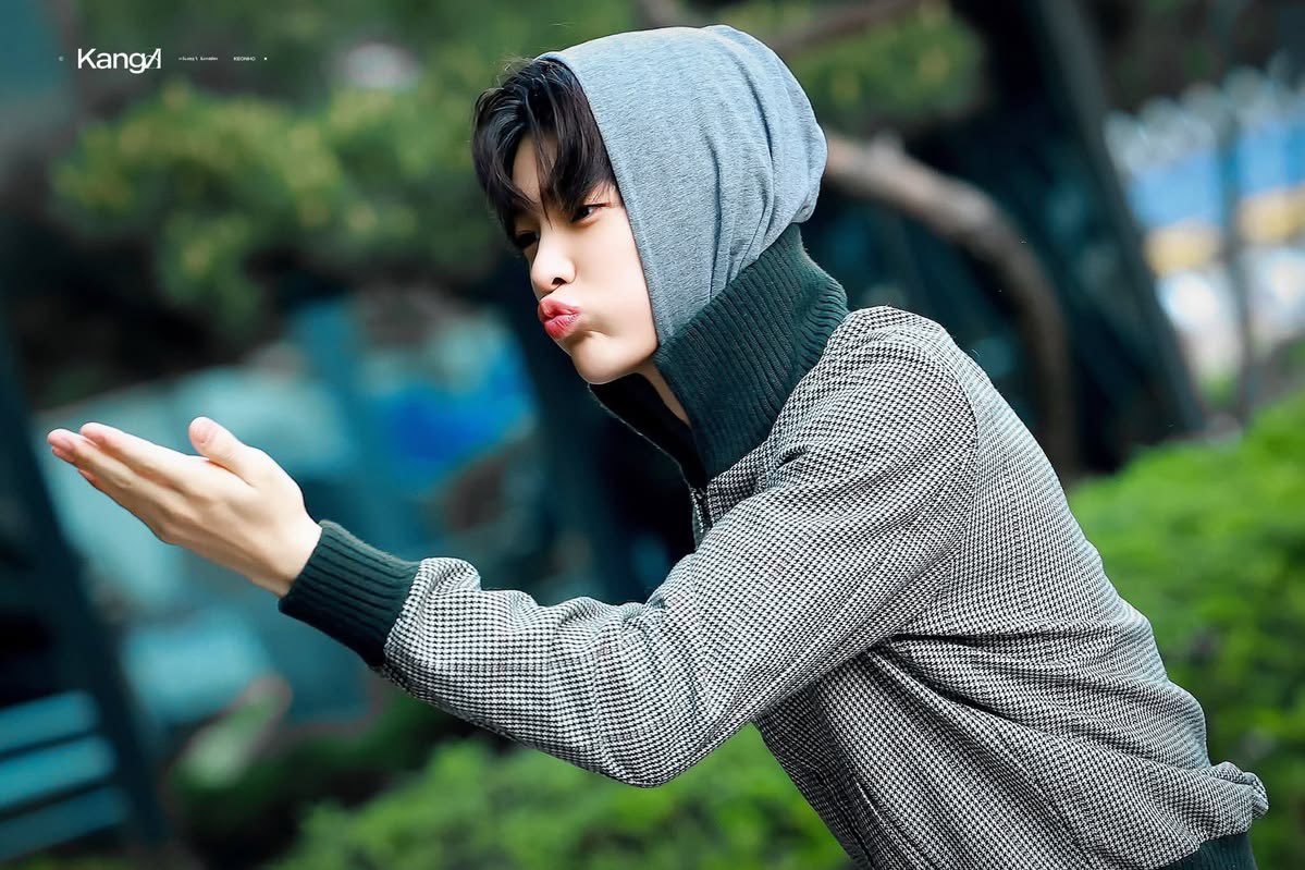 ummmmmmhaha's tweet photo. 왕자님 귀궁하셨습니다 https://t.co/aGBPVm3qoN