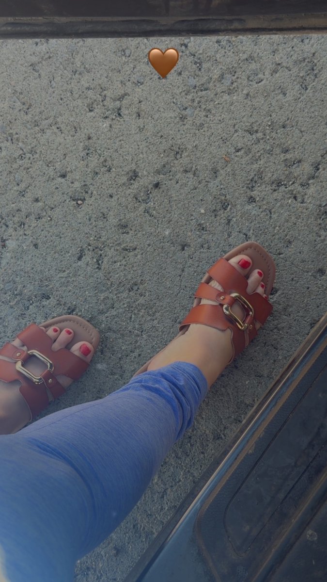 Nicolethefunone's tweet photo. Message me on onlyfeet @nicolethefunone 😘 https://t.co/ADVT0gasBC
