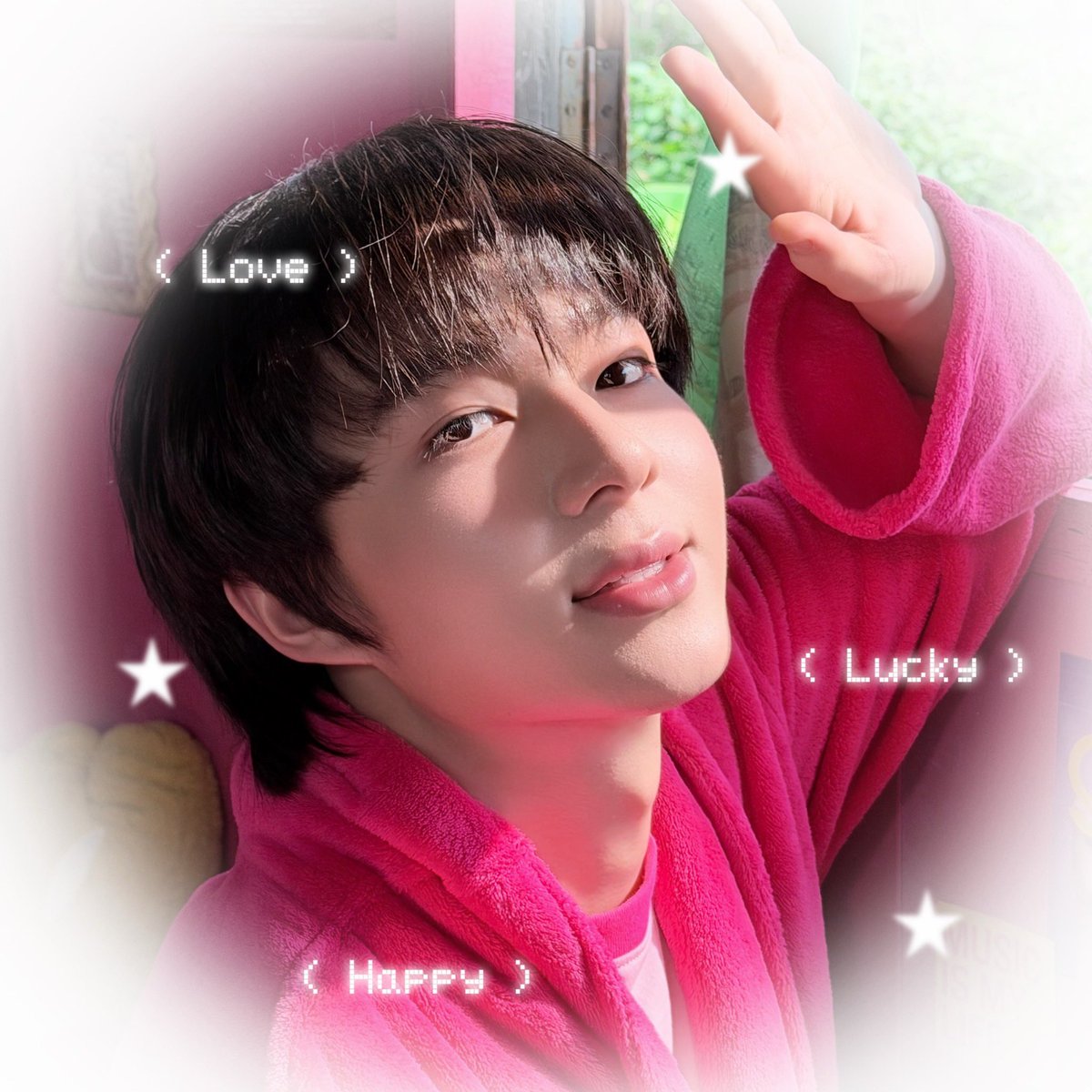 HUGELHEESeries's tweet photo. มนต์รักฮักอีหลี HUG E-LHEE : Somtum Rhapsody 🌶️🎙️

Q6 ยามแลงเอาความน่าฮักของบักน้อยมาให้เบิ่งกันเด้อจ้า🥰

มื้อนี้ลูกค้าเข้ามาสั่งตำส้มกันหลายคัก บ่ฮู้ว่าเพราะตำส้มหรือความน่าฮักของคนตำน้อ คือตำส้มม่วนกุ๊บ ขายดิบขายดีปานเทน้ำเทท่า สิรวยแล้วบ่น้อออ ผู้ใด๋มาจีบกะสิบ่สนใจดอก เพราะว่าบักน้อยสิรวยแล้ววว! 💸✨

เบิ่งเอาเด้อบักน้อยรวยแล้วสิเชิดใส่เบิดทุกคนเลย😂

HUG E LHEE Q6
#มนต์รักฮักอีหลีQ6