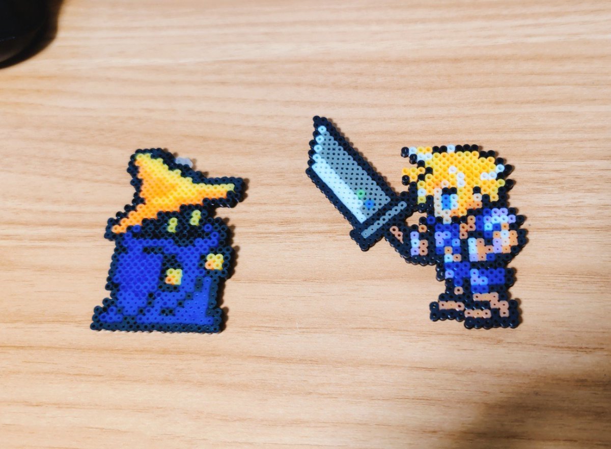 shikicamera's tweet photo. 最近ゲームもやってるので再浮上💨
今のマイブームはアイロンビーズ。
今日はTGS行けなかったのでお仕事合間にちょくちょく👌 https://t.co/cVYoskYfx4
