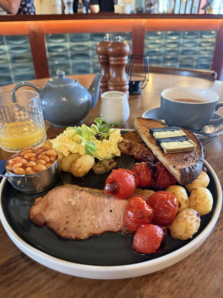 M4Gpk's tweet photo. English Breakfast!
かなり満足度が高いので、アレックは絶対食べきれないなと思うなどした
めちゃくちゃ美味しい https://t.co/Kefoo46wr6