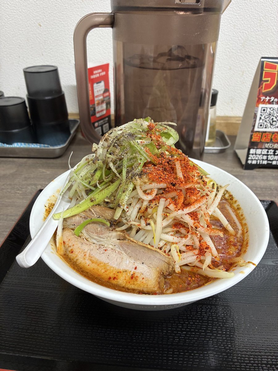 simazaemonyo's tweet photo. @ragisobaN35 お返事待ちきれず、先ほど旦那と行ってきました！
限定に辛化トッピング。
おばさんなのに250g、完食できるほど美味しかったです💕また行かせていただきます。ごちそうさまでした！ https://t.co/ReOxPgnMPL