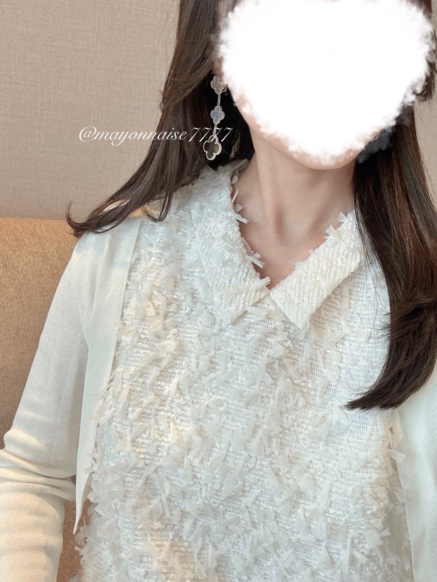 mayonnaise7777's tweet photo. セルフォードのツイードワンピ着た👗
私は164cm、38サイズ❣️
ゆったり着れるのにきちんと感があって可愛い😍きれいめに着るためにパンプス合わせにしたので、カーデを着て露出を抑えました🙇‍♀️💕大切にして何年も長く着たいと思える1着🤍

ワンピース…CELFORD
ボレロ…TOCCA
靴…73hours https://t.co/7L5tRrJk9E
