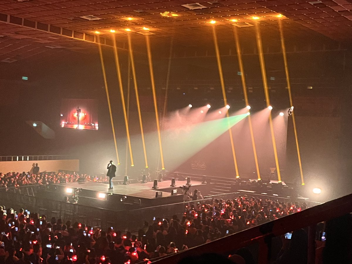 KhoaDo1995's tweet photo. @TVXQ ! Yesterday I went meeting my super Idol U-Know Yunho of TVXQ! for the first time in my entire life!!
He is the King of Stage! Idol of Idols!
And the best leader ever!!!!!
#UKNOWYUNHO 
#UKNOW_TimesTickin 
#Hochiminhcity https://t.co/j4zapCTs1f
