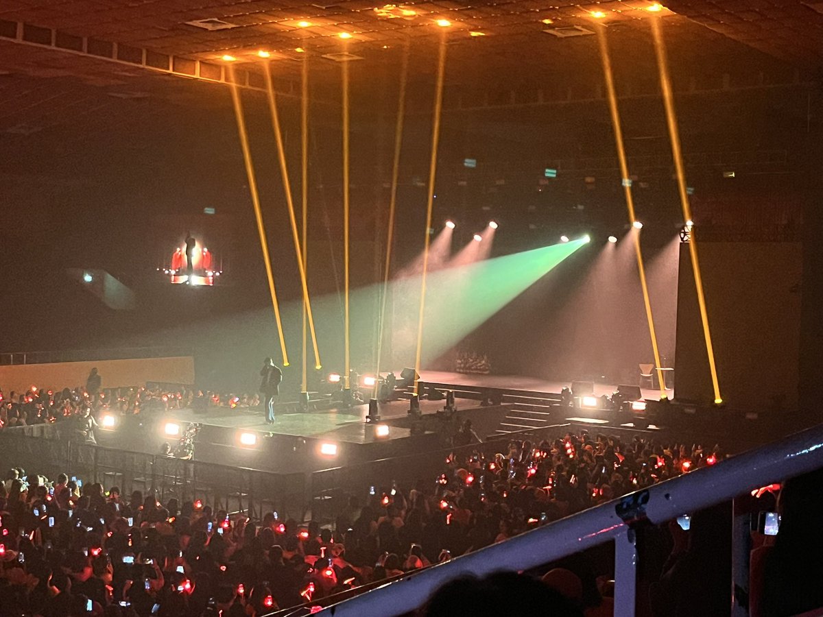KhoaDo1995's tweet photo. @TVXQ ! Yesterday I went meeting my super Idol U-Know Yunho of TVXQ! for the first time in my entire life!!
He is the King of Stage! Idol of Idols!
And the best leader ever!!!!!
#UKNOWYUNHO 
#UKNOW_TimesTickin 
#Hochiminhcity https://t.co/j4zapCTs1f