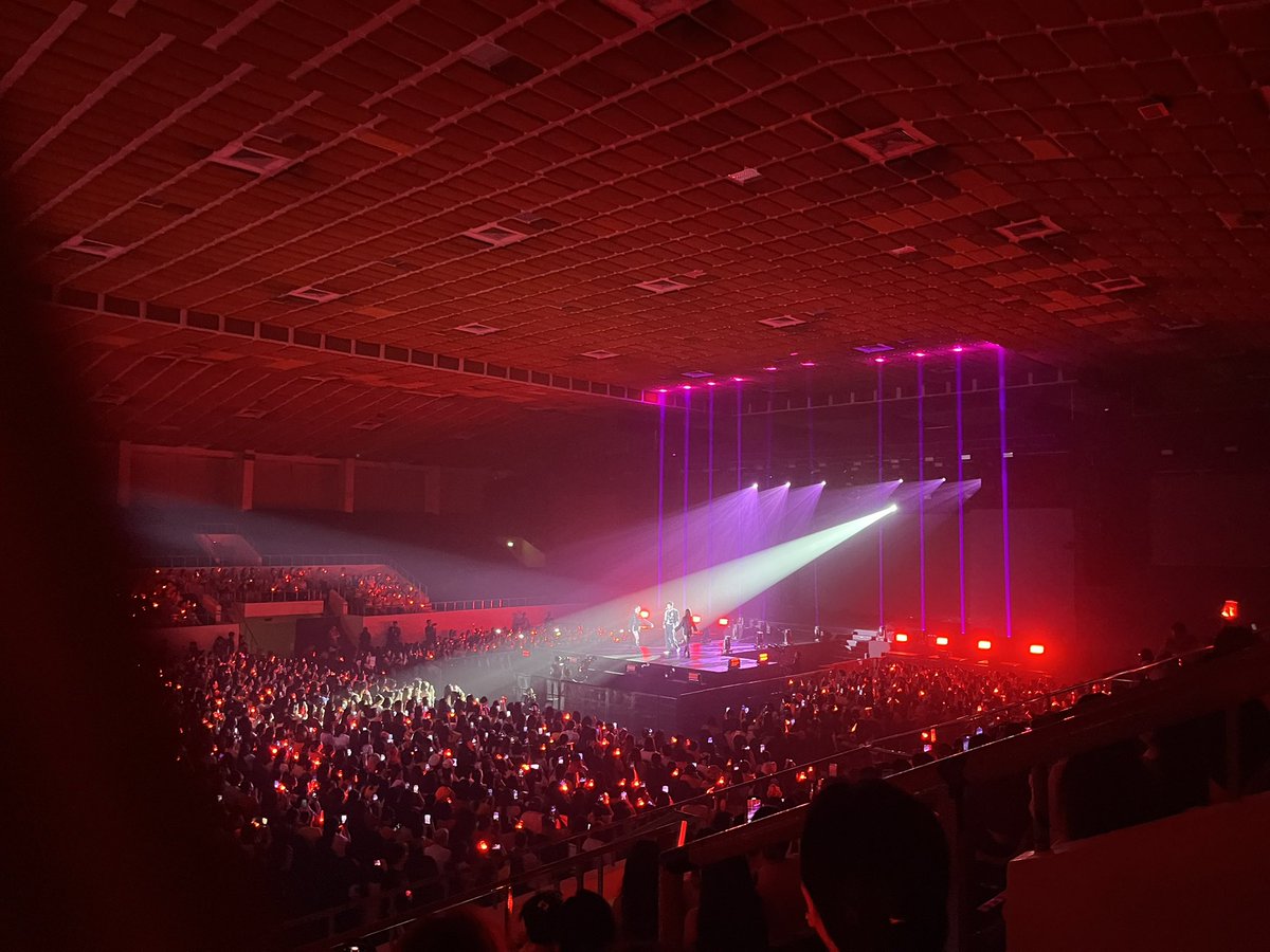 KhoaDo1995's tweet photo. @TVXQ ! Yesterday I went meeting my super Idol U-Know Yunho of TVXQ! for the first time in my entire life!!
He is the King of Stage! Idol of Idols!
And the best leader ever!!!!!
#UKNOWYUNHO 
#UKNOW_TimesTickin 
#Hochiminhcity https://t.co/j4zapCTs1f