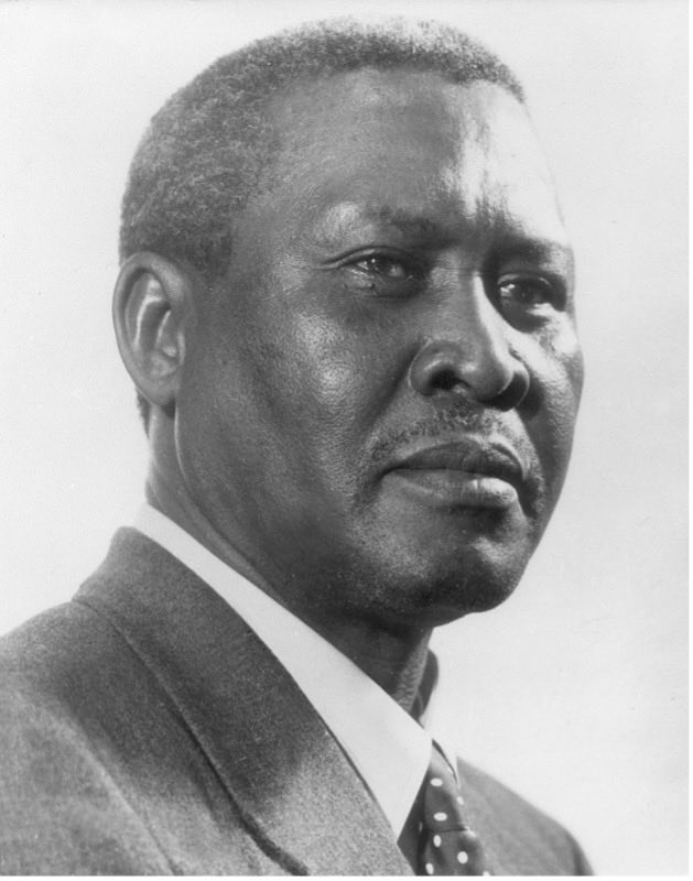 ZizinjaAbelungu's tweet photo. Amajacinta would have called Chief Albert Luthuli, the former President of the ANC an illegal foreigner; Simply because he was born in Zimbabwe. Yet would still refer to Helen Zille as a South African despite her father having came to South Africa as a refugee from Germany. https://t.co/TNJ1uJSRUE