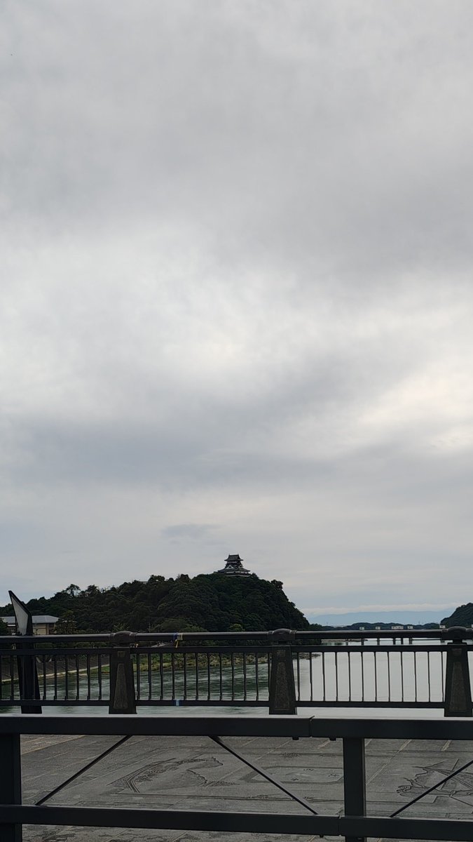 isa_1313's tweet photo. Inuyama castle today
今日の犬山城　昼間の犬山城😊台風被害が無いといいですね🏯☁️🌀 #犬山城 #犬山 #Inuyama #Inuyamacastle #今日の犬山城 https://t.co/V31K5WgXD2