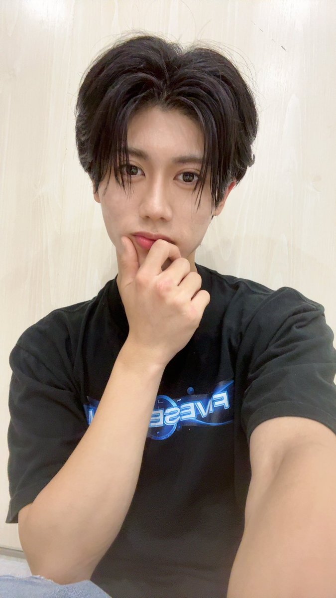 ryuma_five's tweet photo. 今日も雨でライブできなかったけど交流会ありがとうございました！！🔥みんなといーっぱい楽しい話ができたからよかった😆
今日もみんなだーいすきだよ！ https://t.co/VxvPgWjgd6