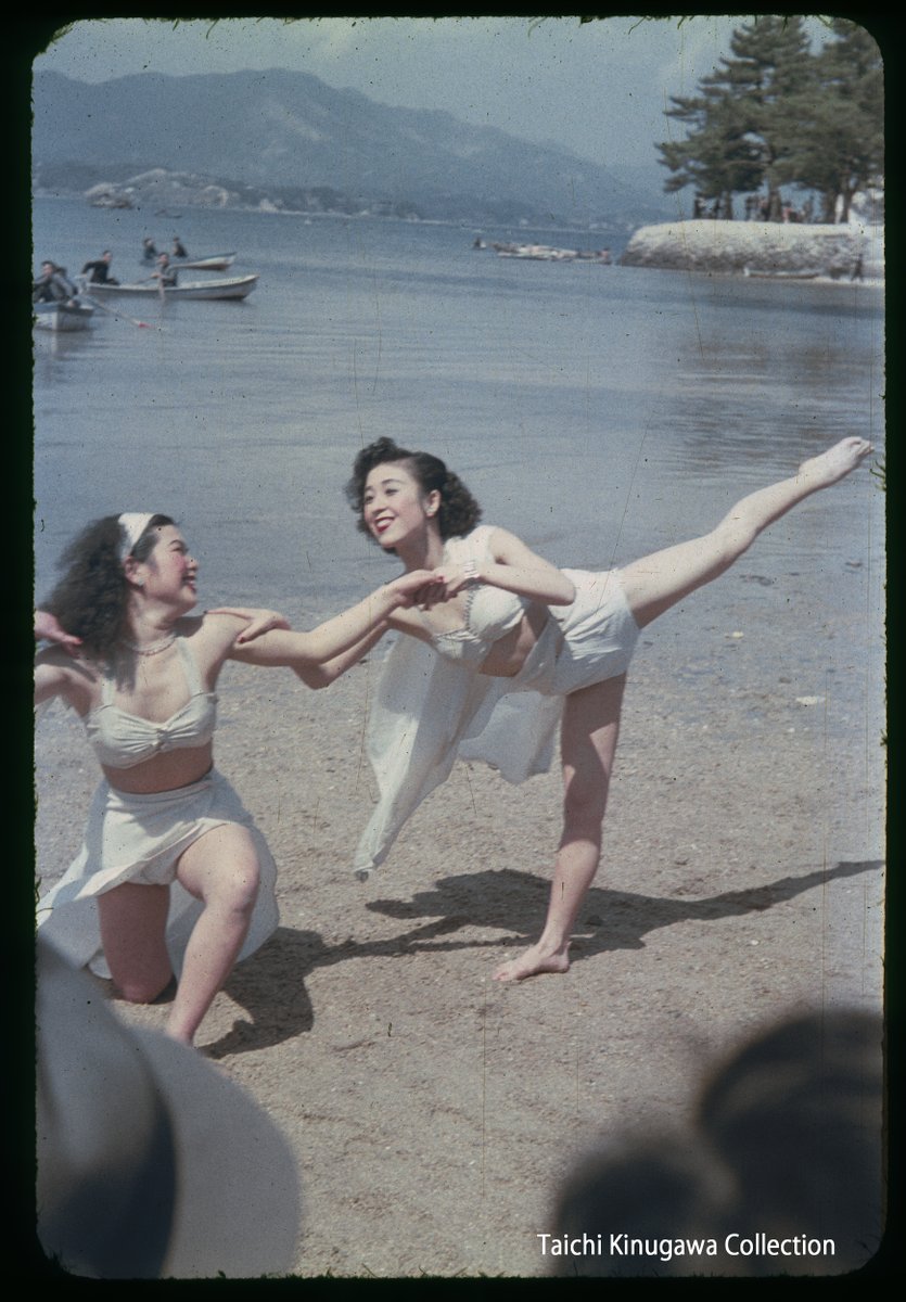 Elvis_Trauss's tweet photo. 安芸の宮島での撮影会。1950年前後、撮影者未詳。 https://t.co/g5JcyBweJG