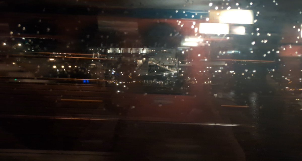 fs_succession's tweet photo. 雨の日のエレクトリックレールウェイが"映画"過ぎる。 https://t.co/dWUzaQxjh1